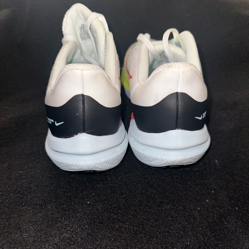 Nike sneakers - Picture 4 of 7